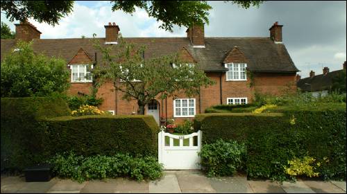 132 Willifield Way